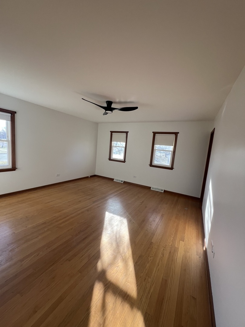 6 W Cypress Street, Arlington Heights, IL 60005