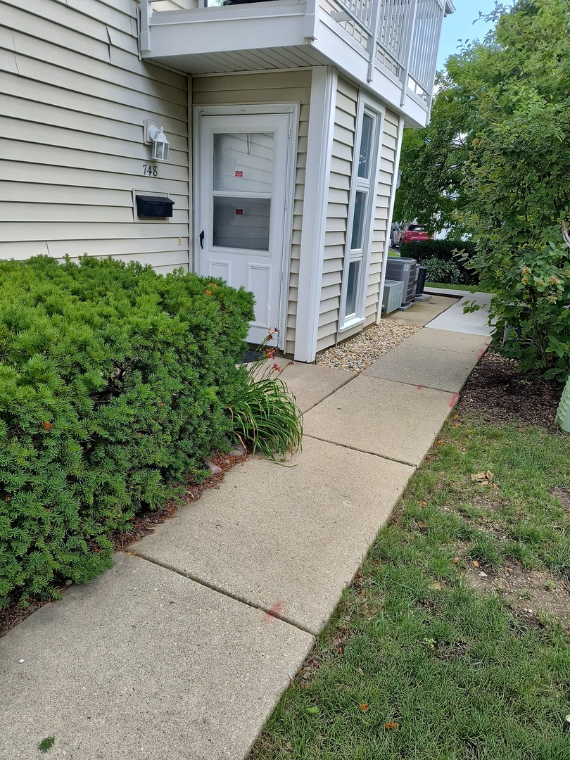 748 Whitesail Drive #0, Schaumburg, IL 60194