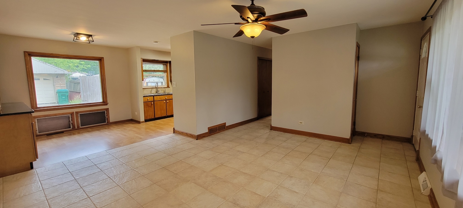 532 OAKWOOD Drive, Grayslake, IL 60030