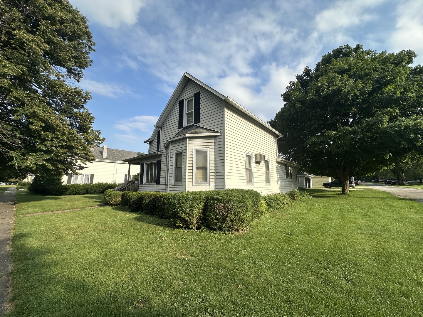 370 W Beaver Street, St. Anne, IL 60964