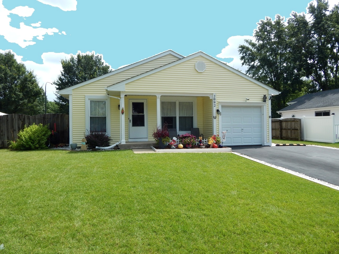 2092 Navarone Drive, Naperville, IL 60565