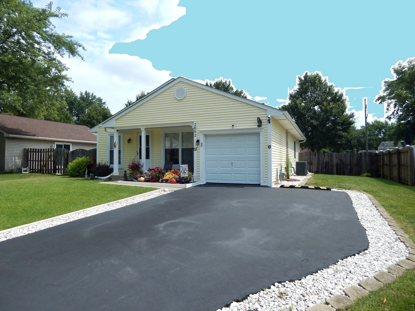 2092 Navarone Drive, Naperville, IL 60565