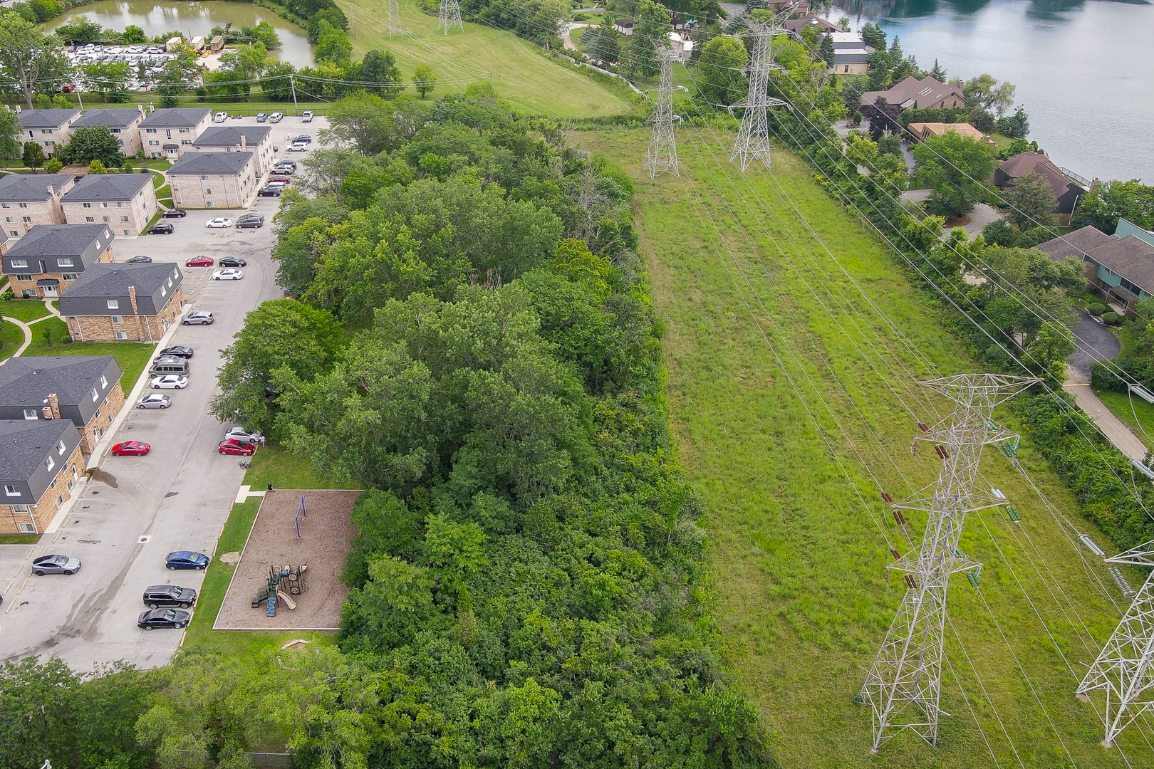 9600 Lyman Avenue, Des Plaines, IL 60016