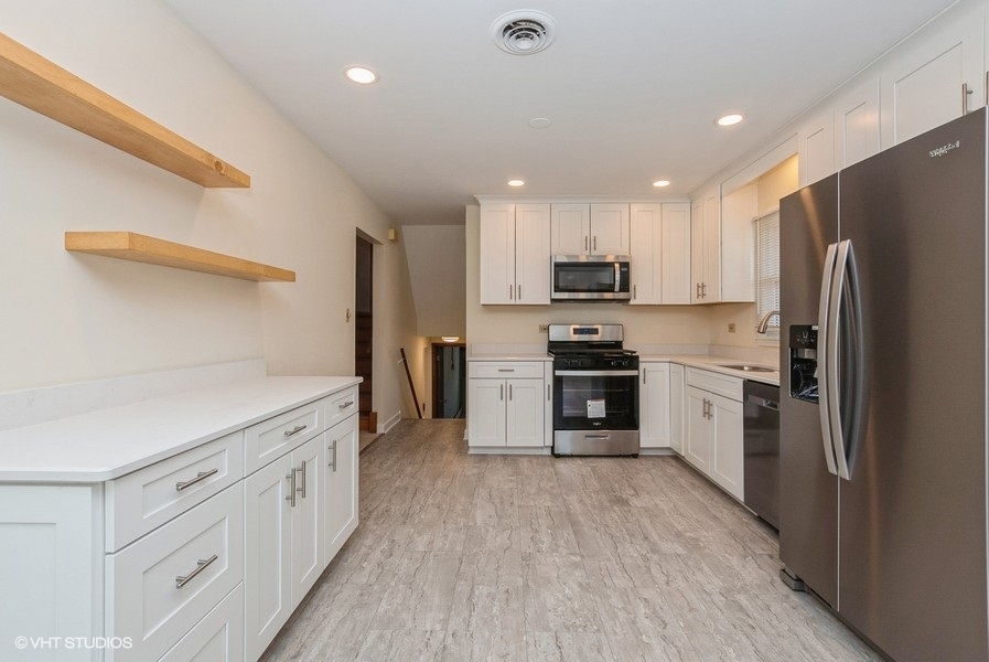 10012 S Komensky Avenue, Oak Lawn, IL 60453