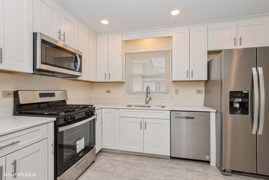 10012 S Komensky Avenue, Oak Lawn, IL 60453