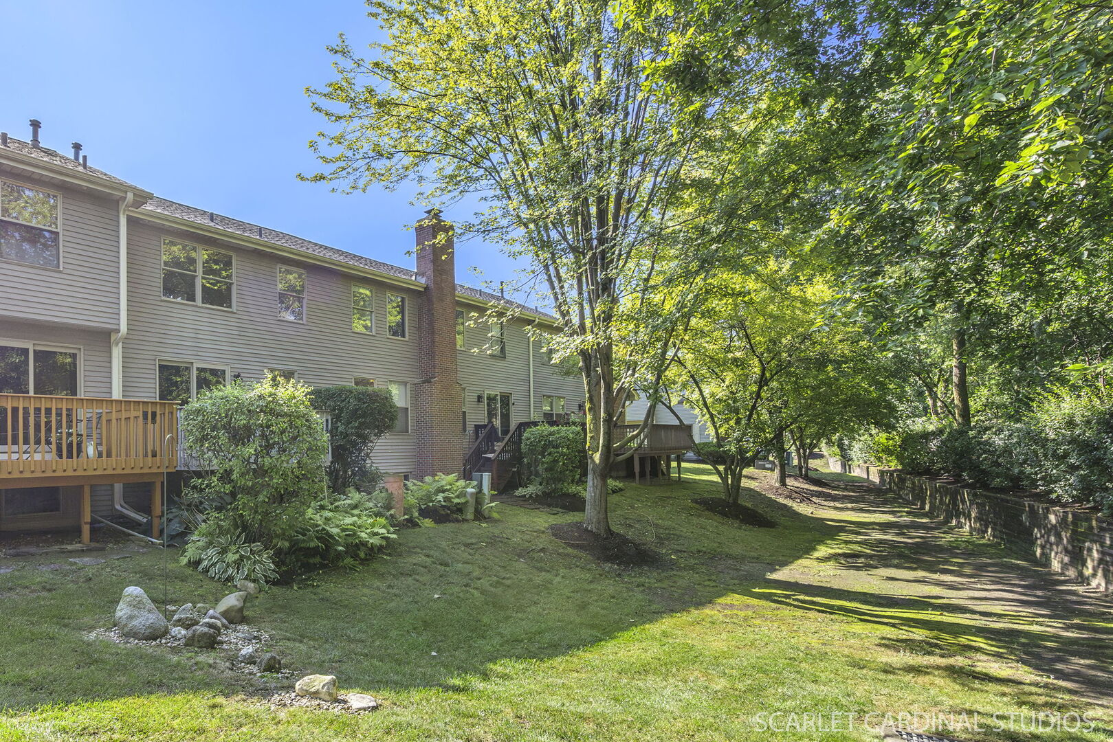 222 Woodboro Drive, West Chicago, IL 60185