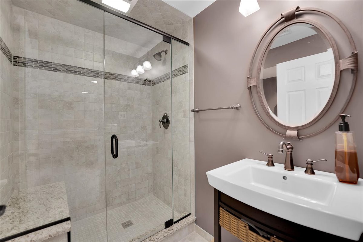 7151 Preston Court, Gurnee, IL 60031