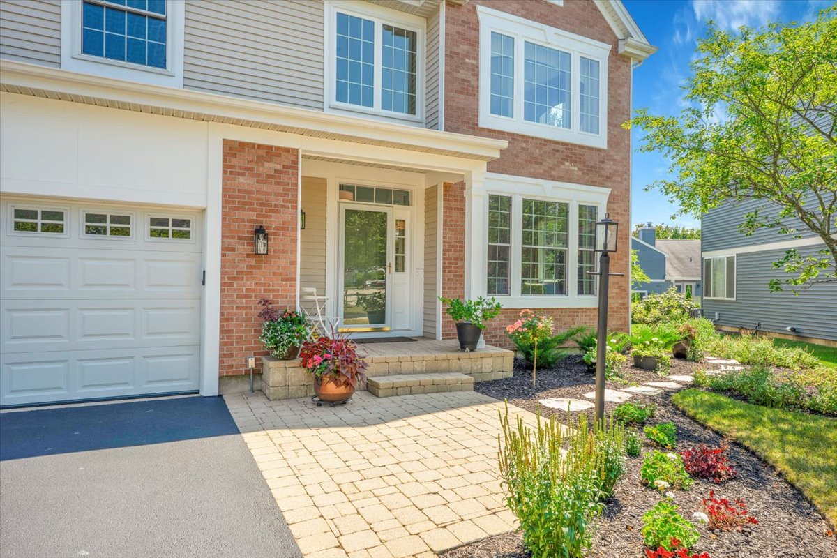7151 Preston Court, Gurnee, IL 60031