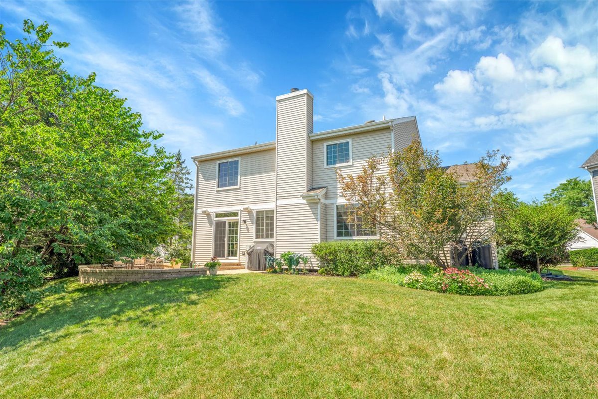 7151 Preston Court, Gurnee, IL 60031