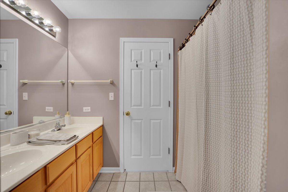 7151 Preston Court, Gurnee, IL 60031