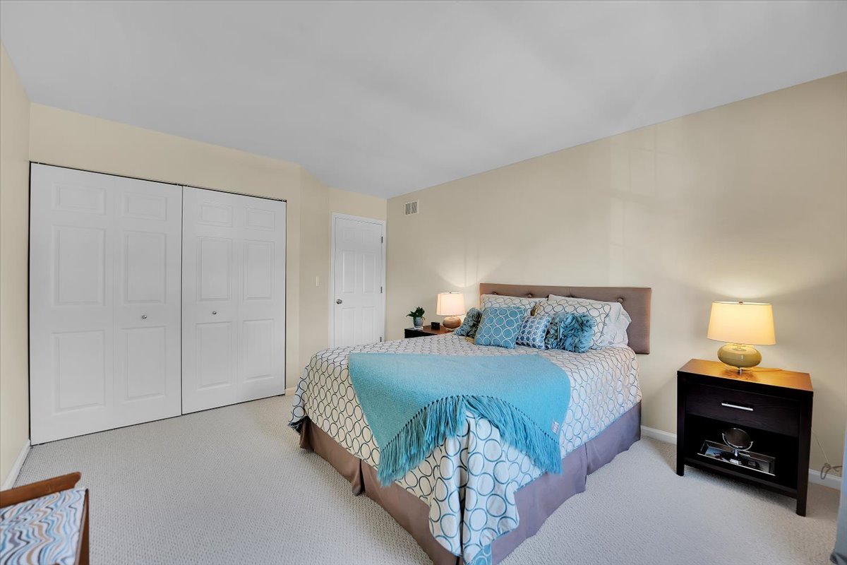 7151 Preston Court, Gurnee, IL 60031