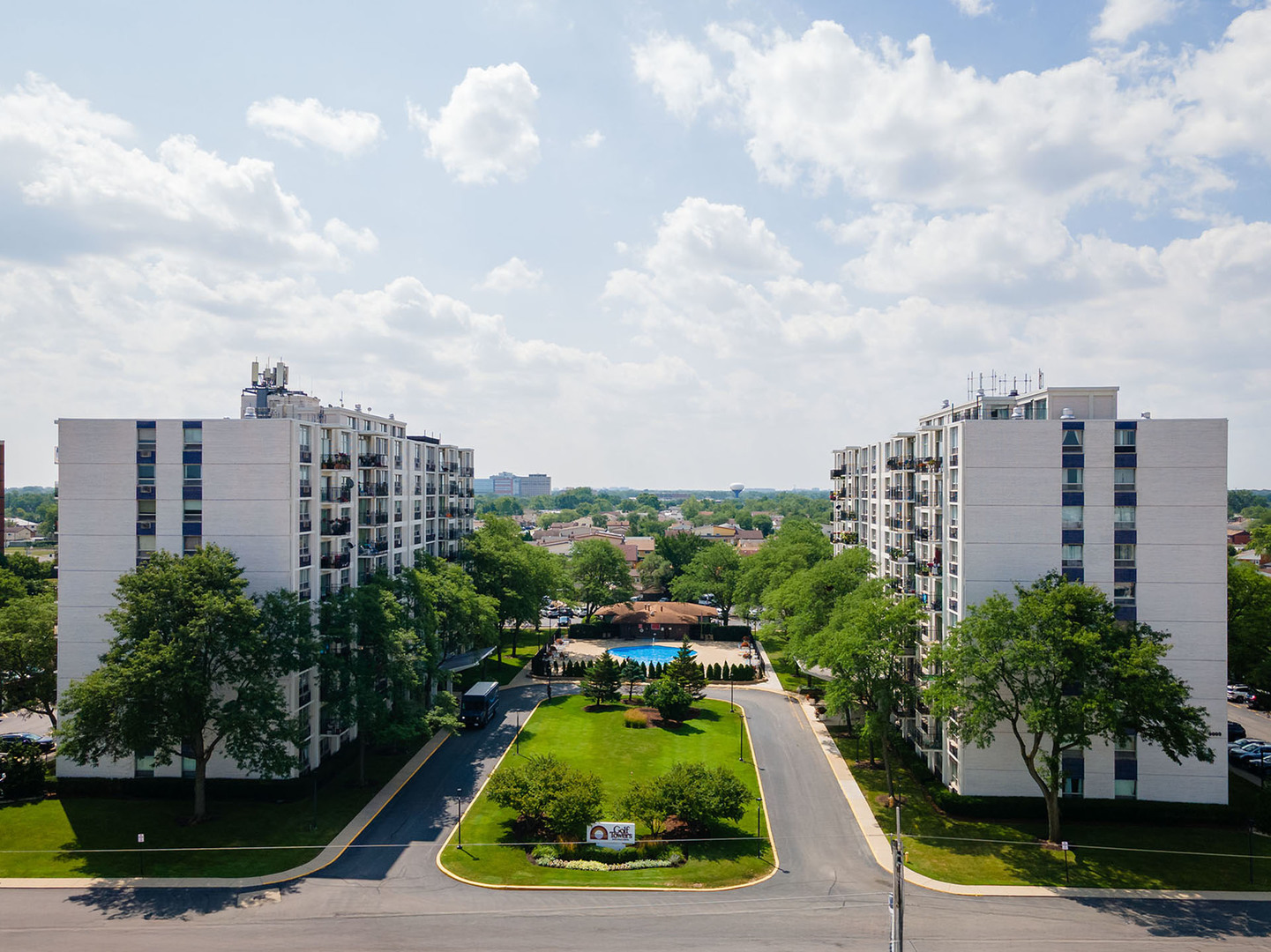 9001 Golf Road #10D, Des Plaines, IL 60016