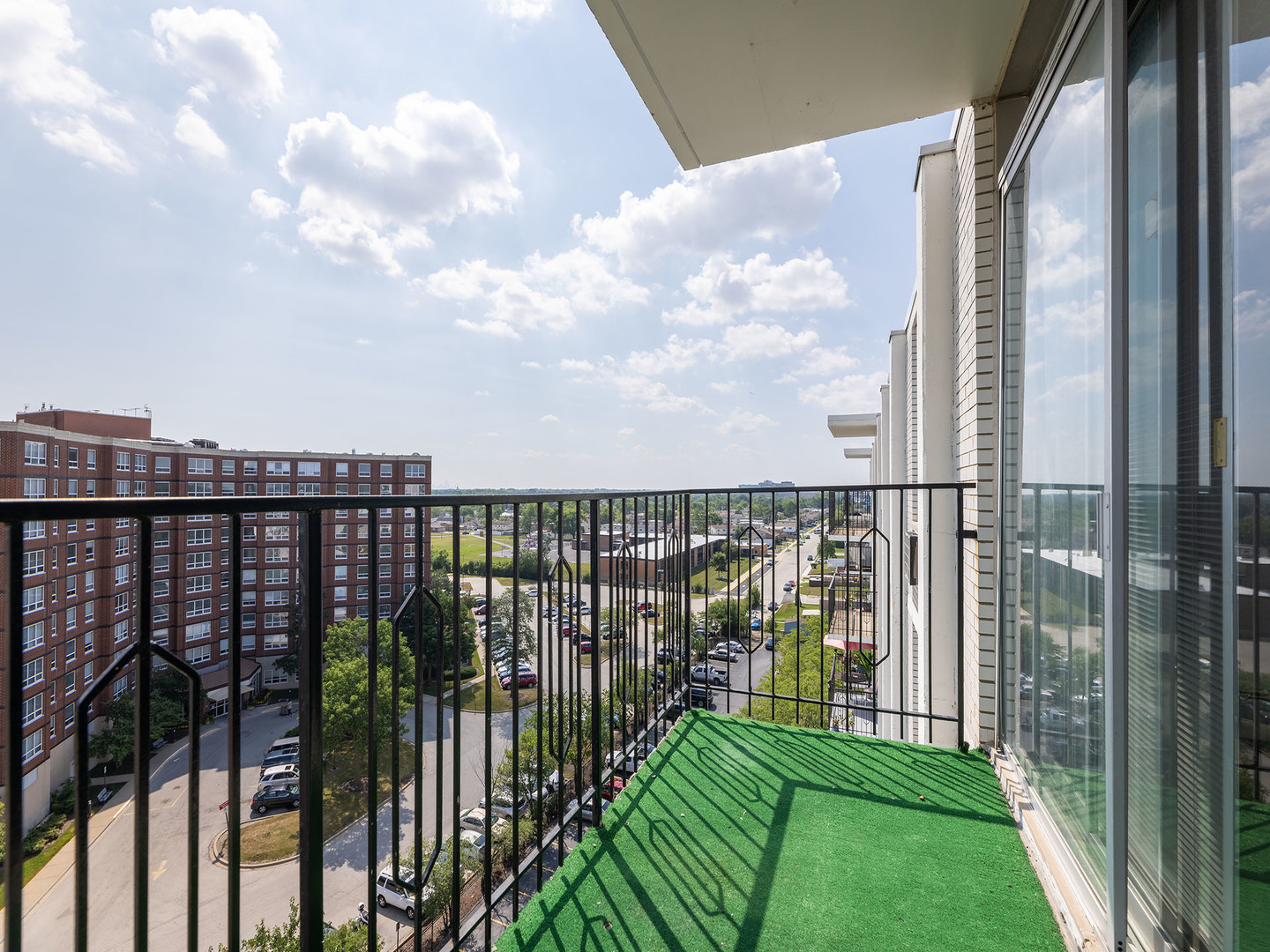 9001 Golf Road #10D, Des Plaines, IL 60016