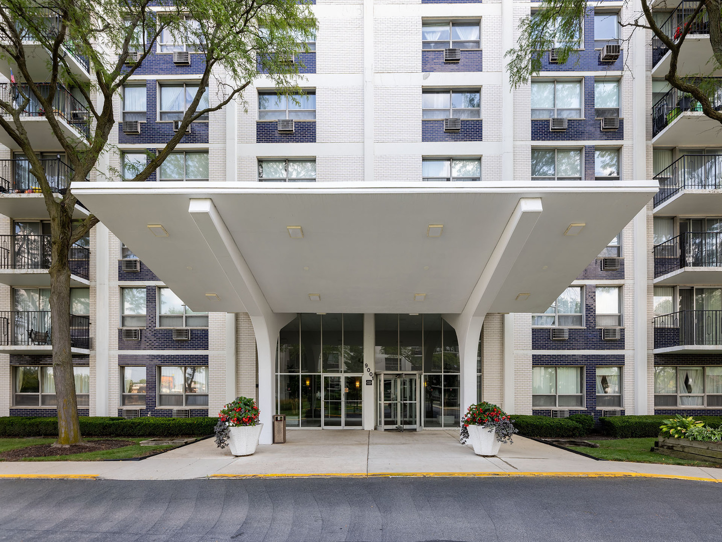 9001 Golf Road #10D, Des Plaines, IL 60016