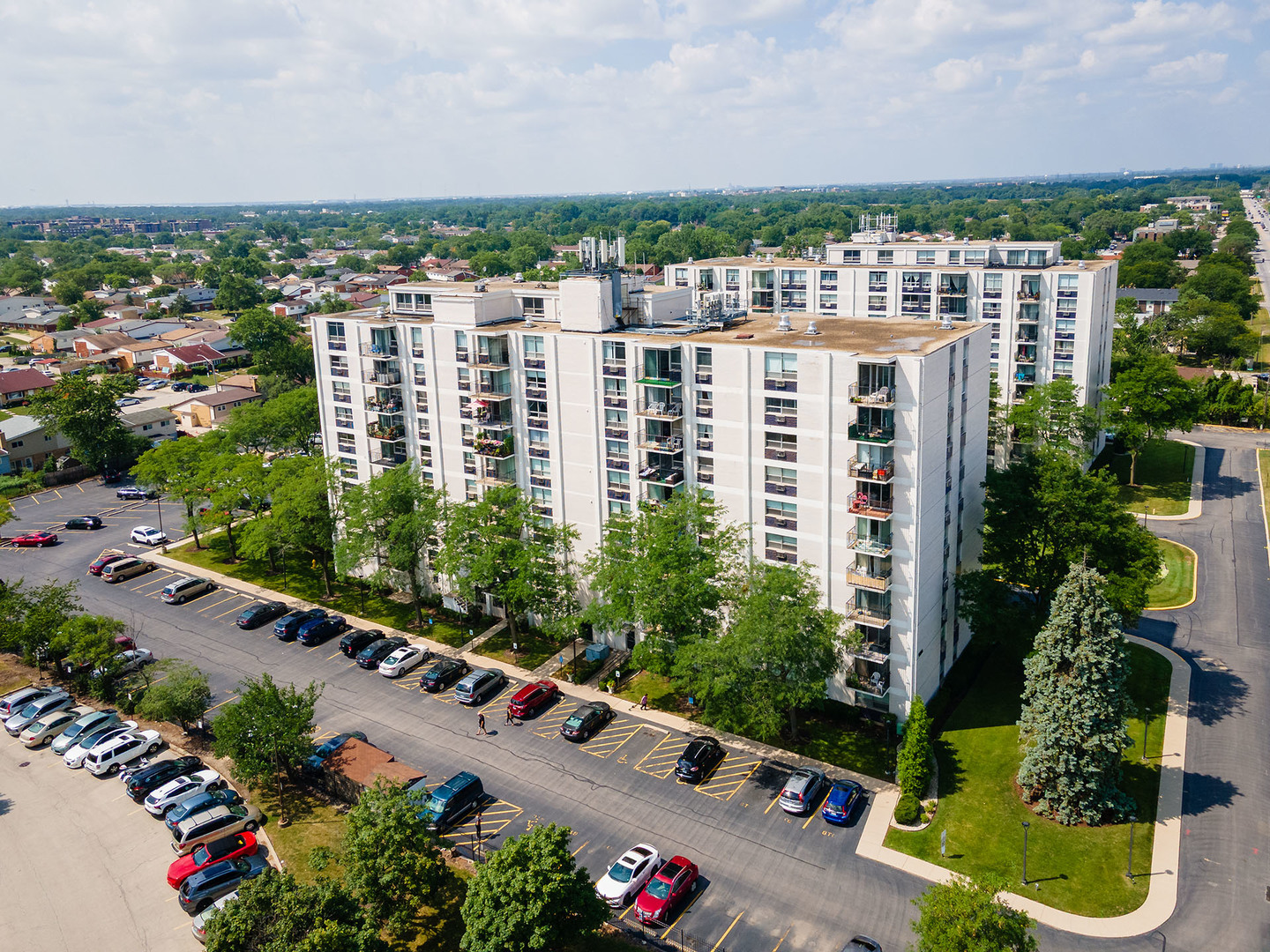 9001 Golf Road #10D, Des Plaines, IL 60016