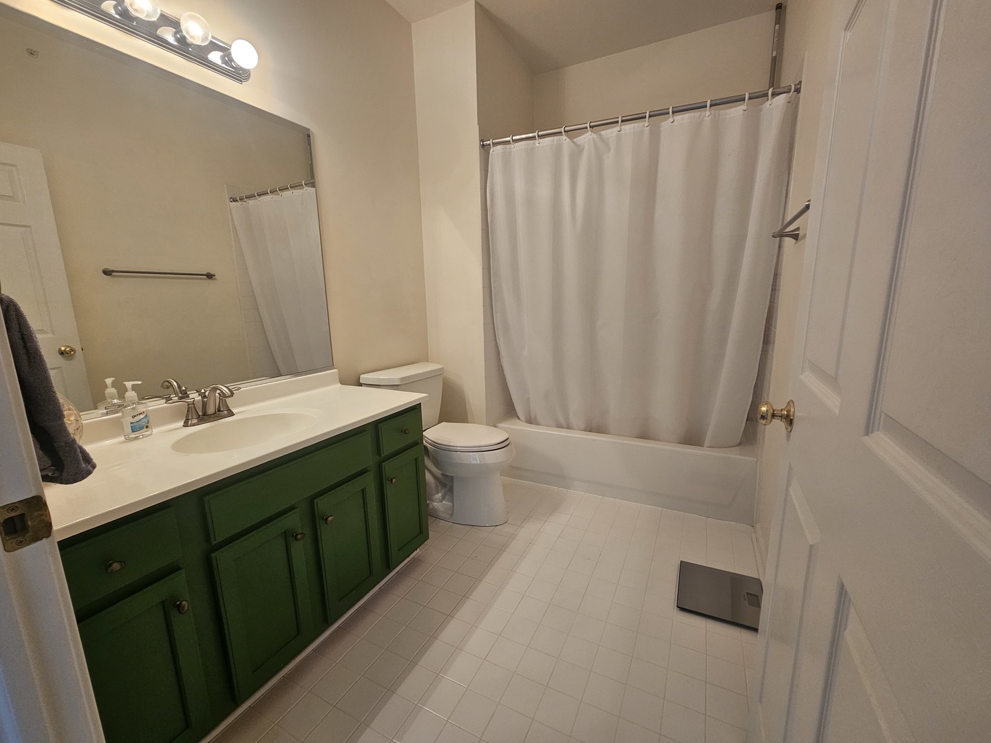34451 N Old Walnut Circle #302, Gurnee, IL 60031