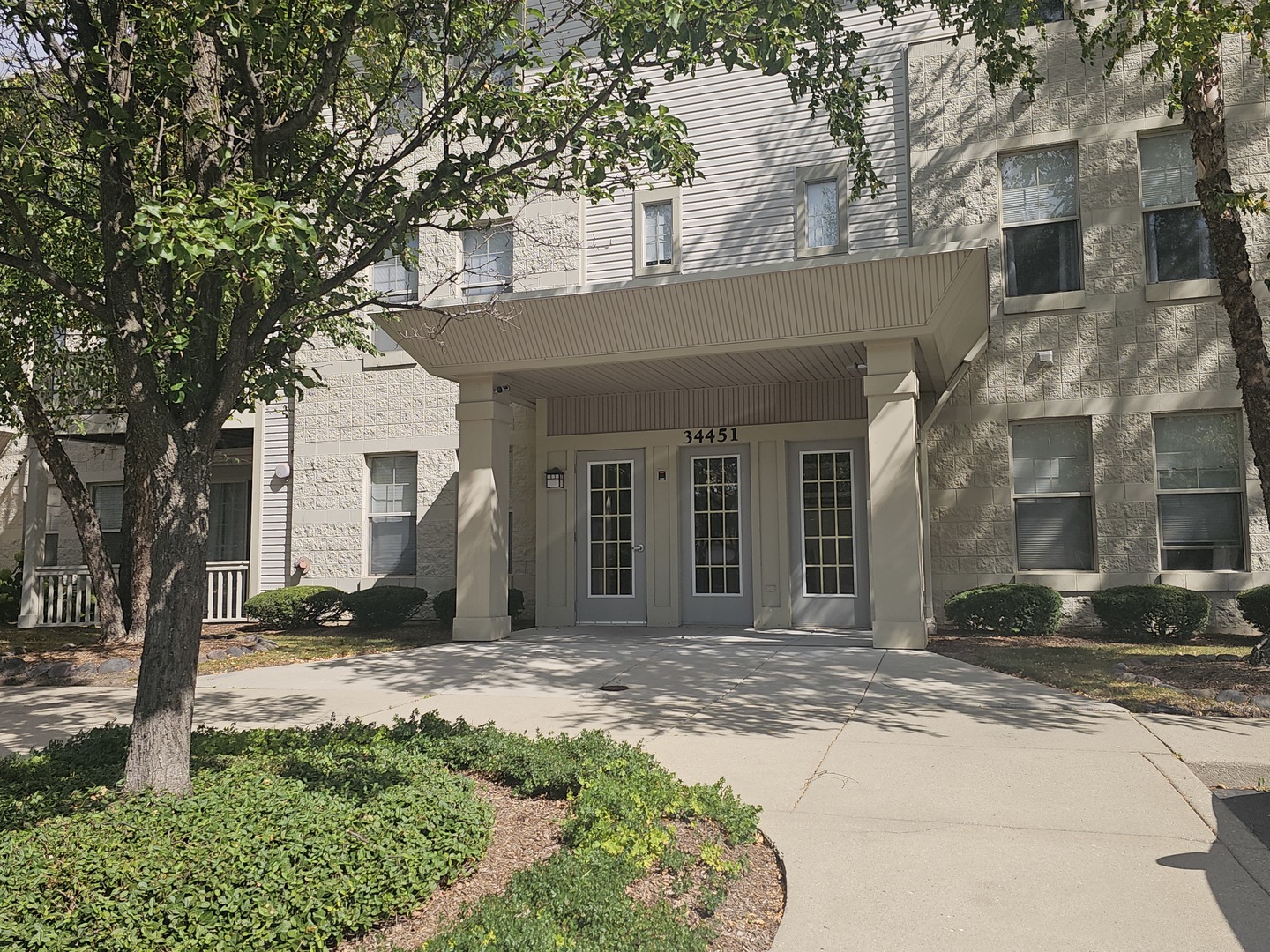 34451 N Old Walnut Circle #302, Gurnee, IL 60031