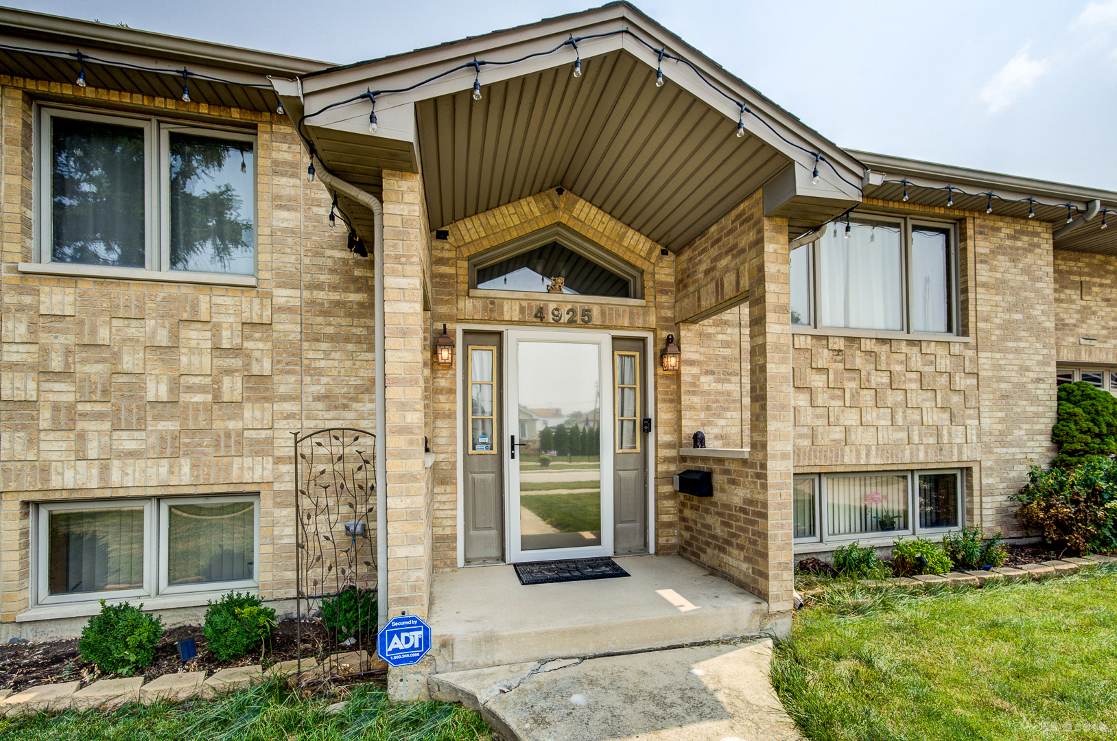 4925 Forster Avenue, Schiller Park, IL 60176