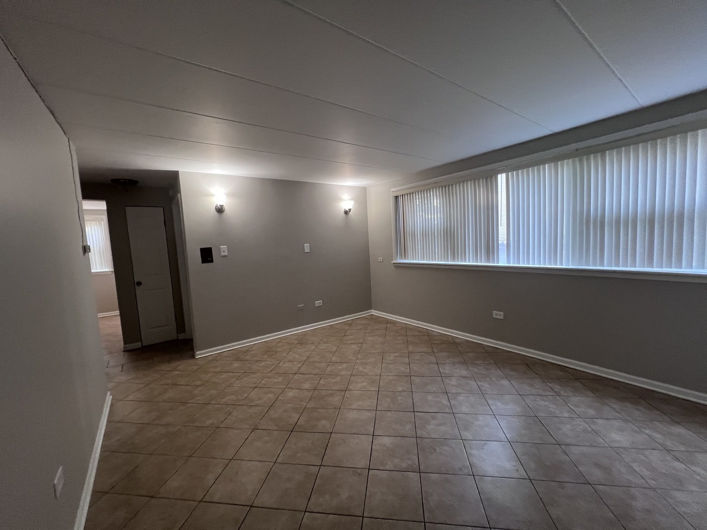 10931 S LLOYD Drive #1B, Worth, IL 60482