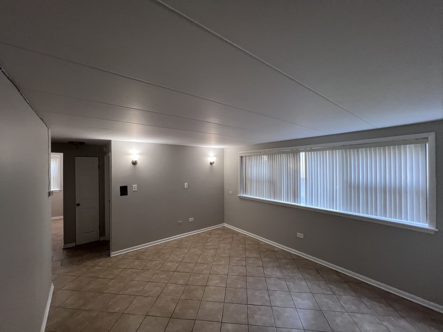 10931 S LLOYD Drive #1B, Worth, IL 60482