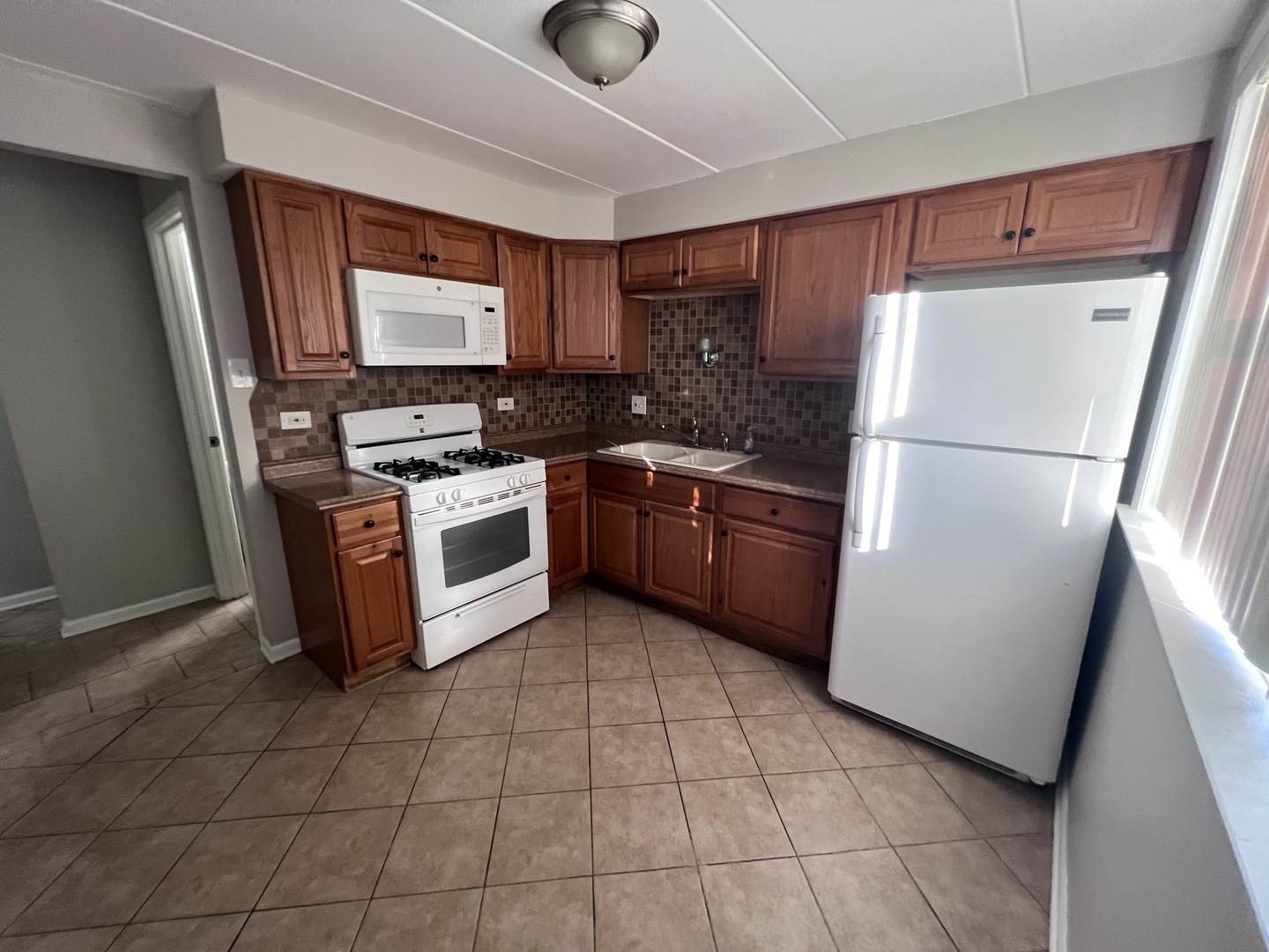 10931 S LLOYD Drive #1B, Worth, IL 60482