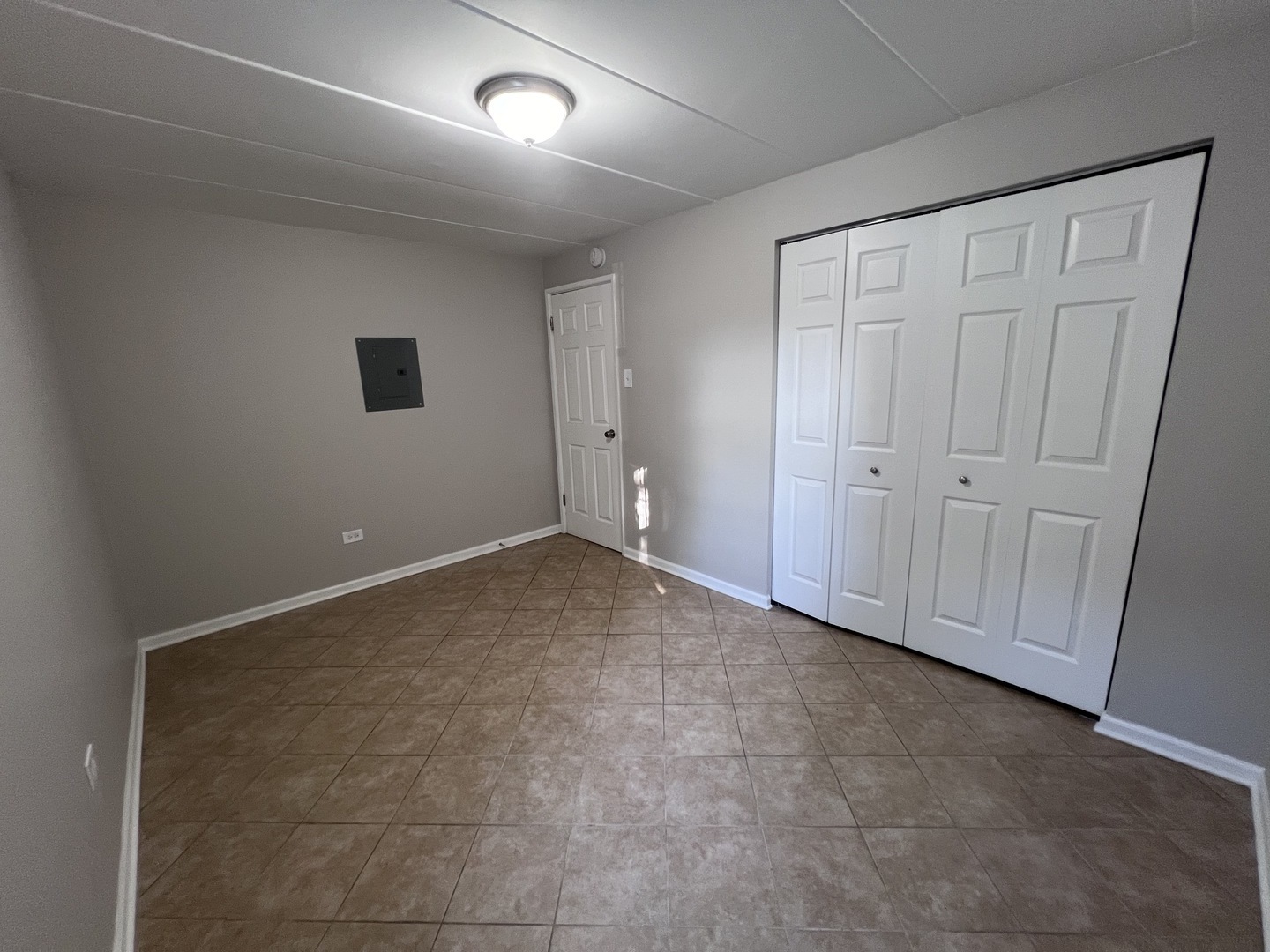 10931 S LLOYD Drive #1B, Worth, IL 60482