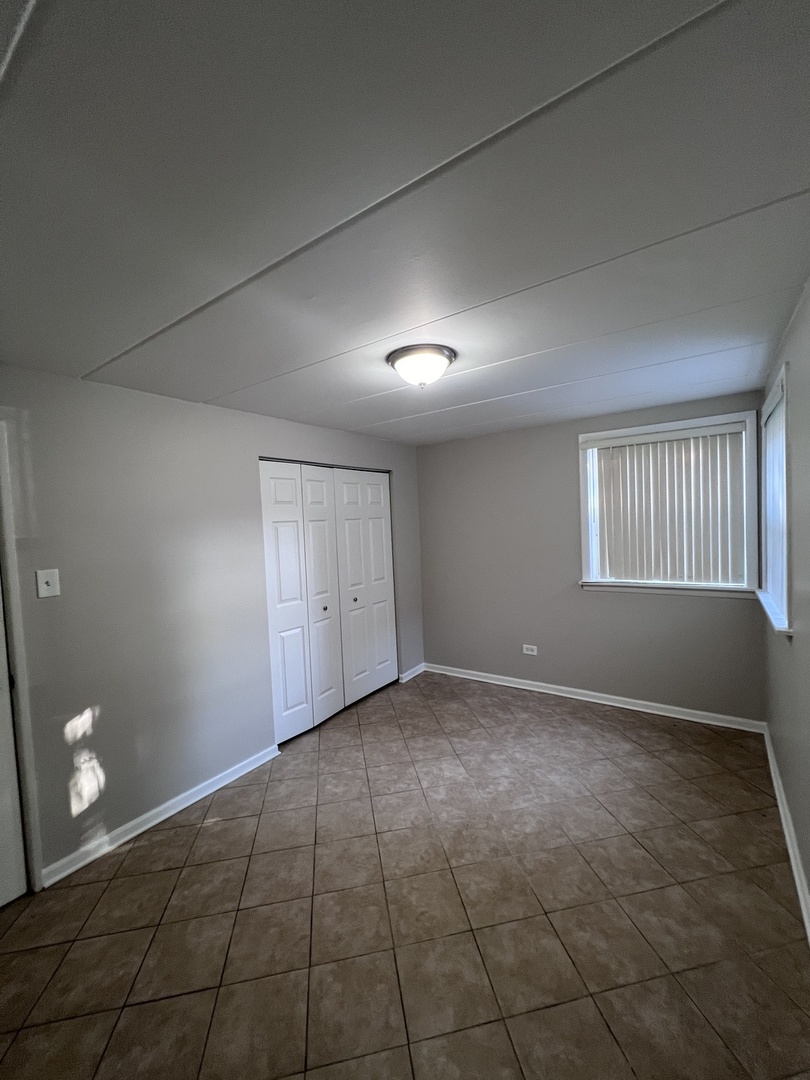 10931 S LLOYD Drive #1B, Worth, IL 60482