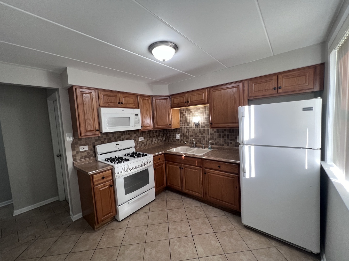 10931 S LLOYD Drive #1B, Worth, IL 60482