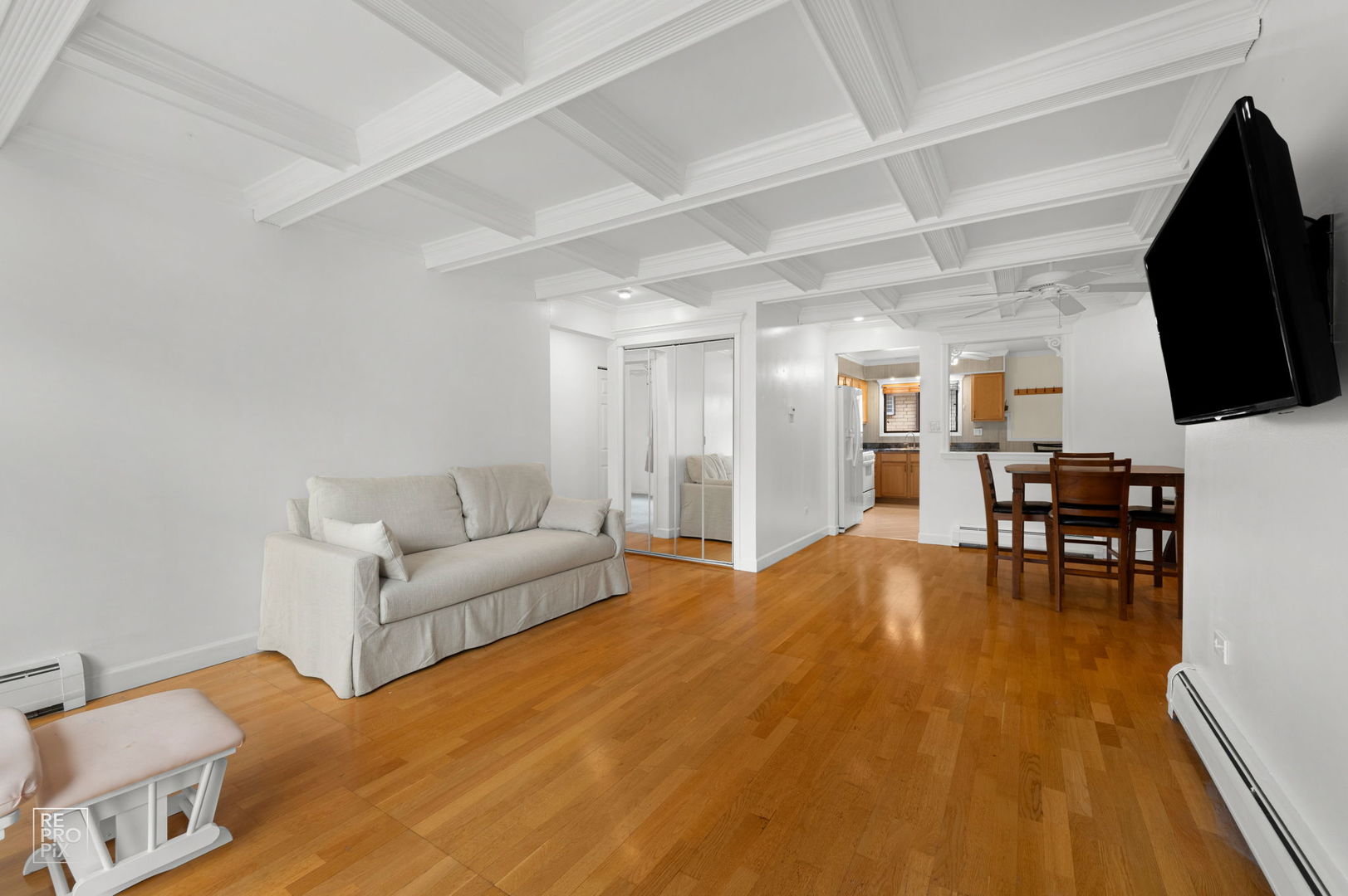 5151 N East River Road #331D, Chicago, IL 60656