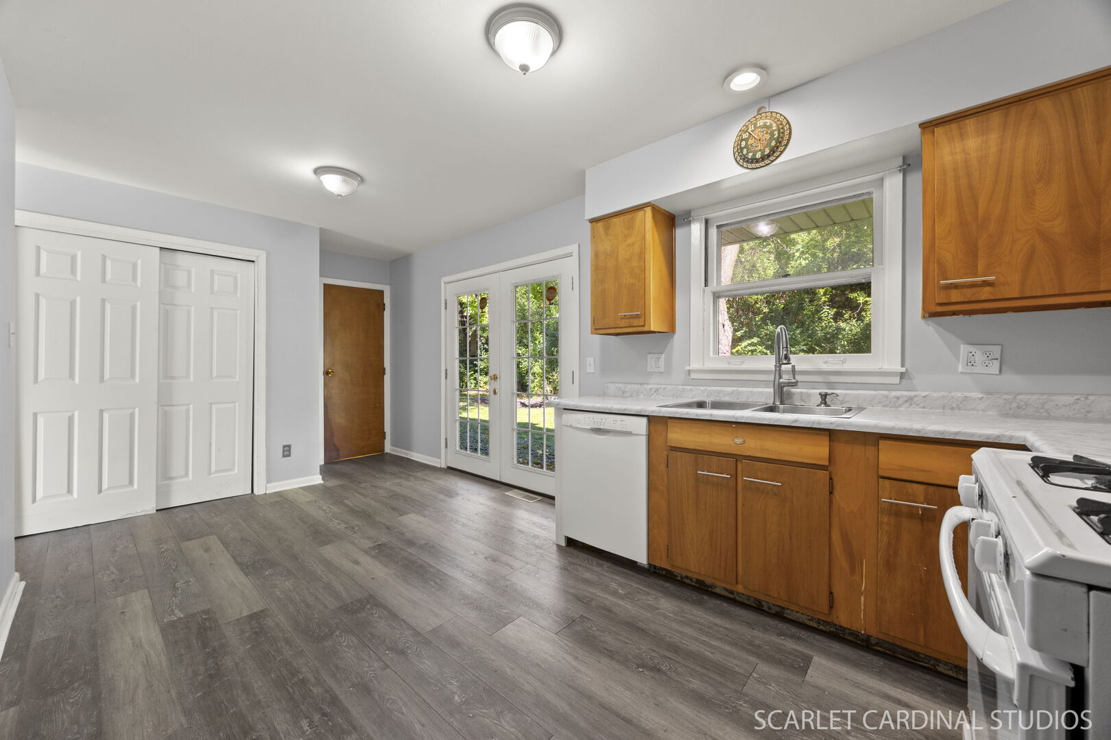 27W300 Beecher Avenue, Winfield, IL 60190