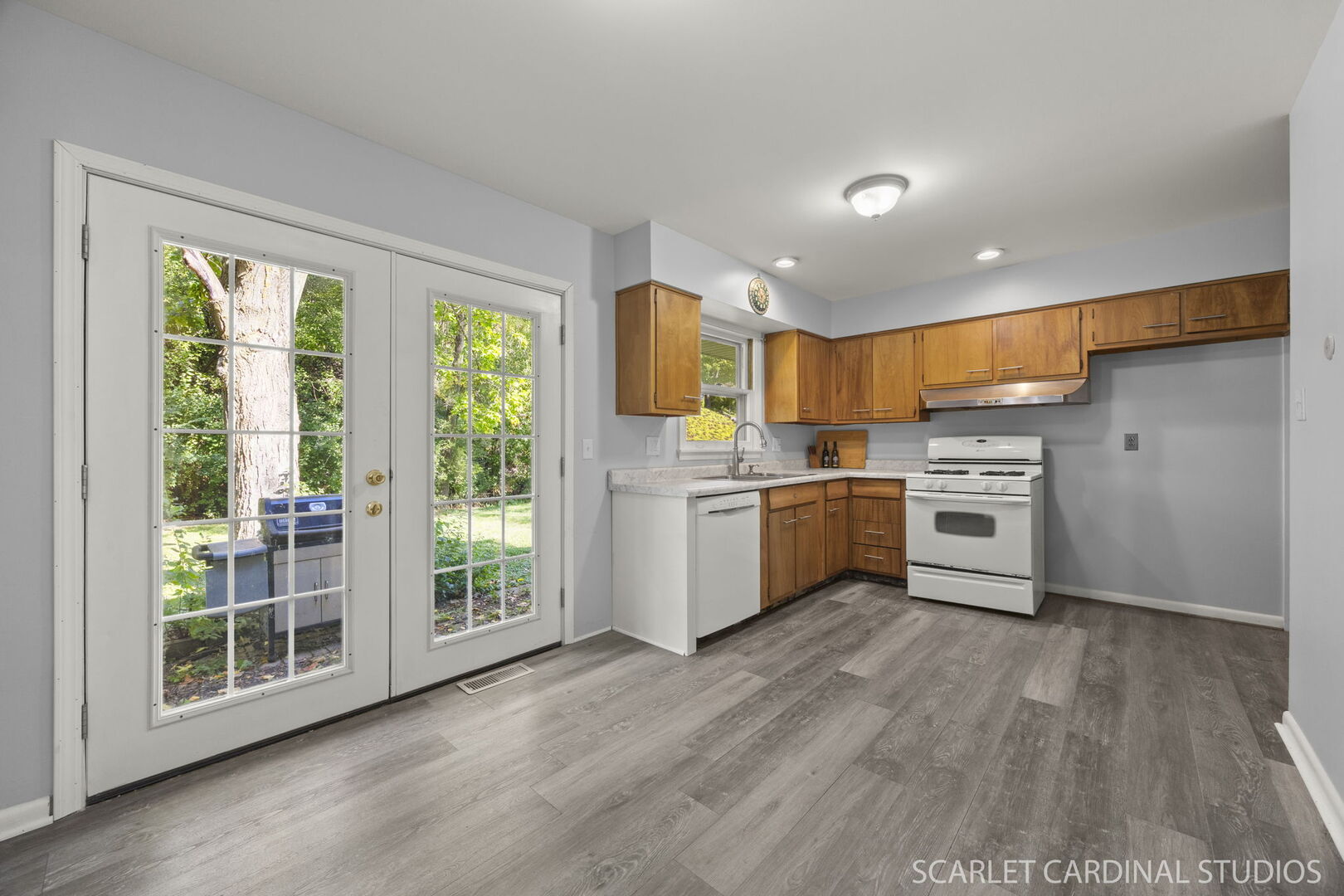27W300 Beecher Avenue, Winfield, IL 60190