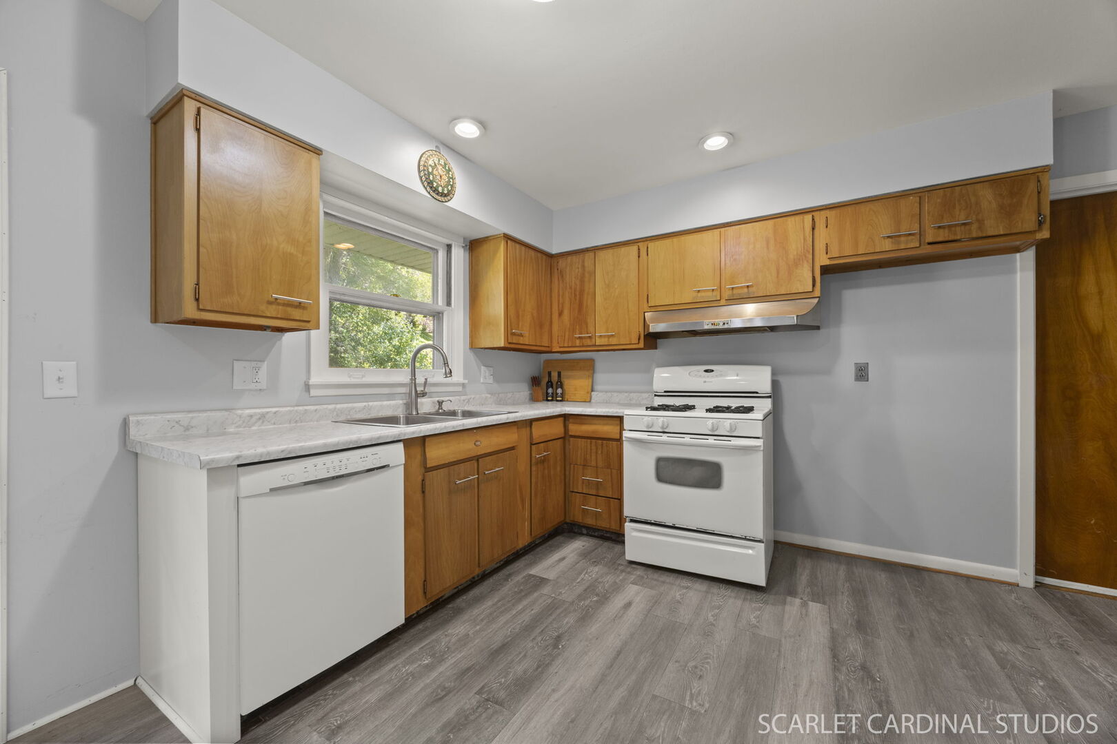 27W300 Beecher Avenue, Winfield, IL 60190