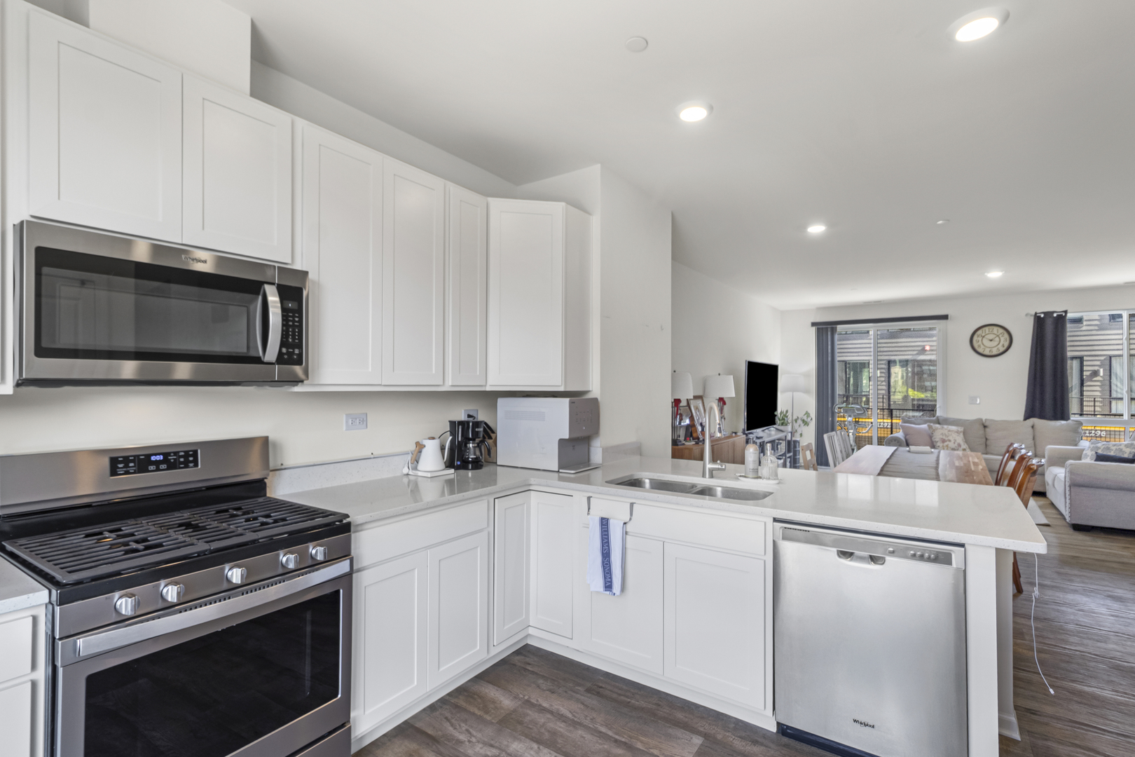 1294 Catalina Court, Schaumburg, IL 60173