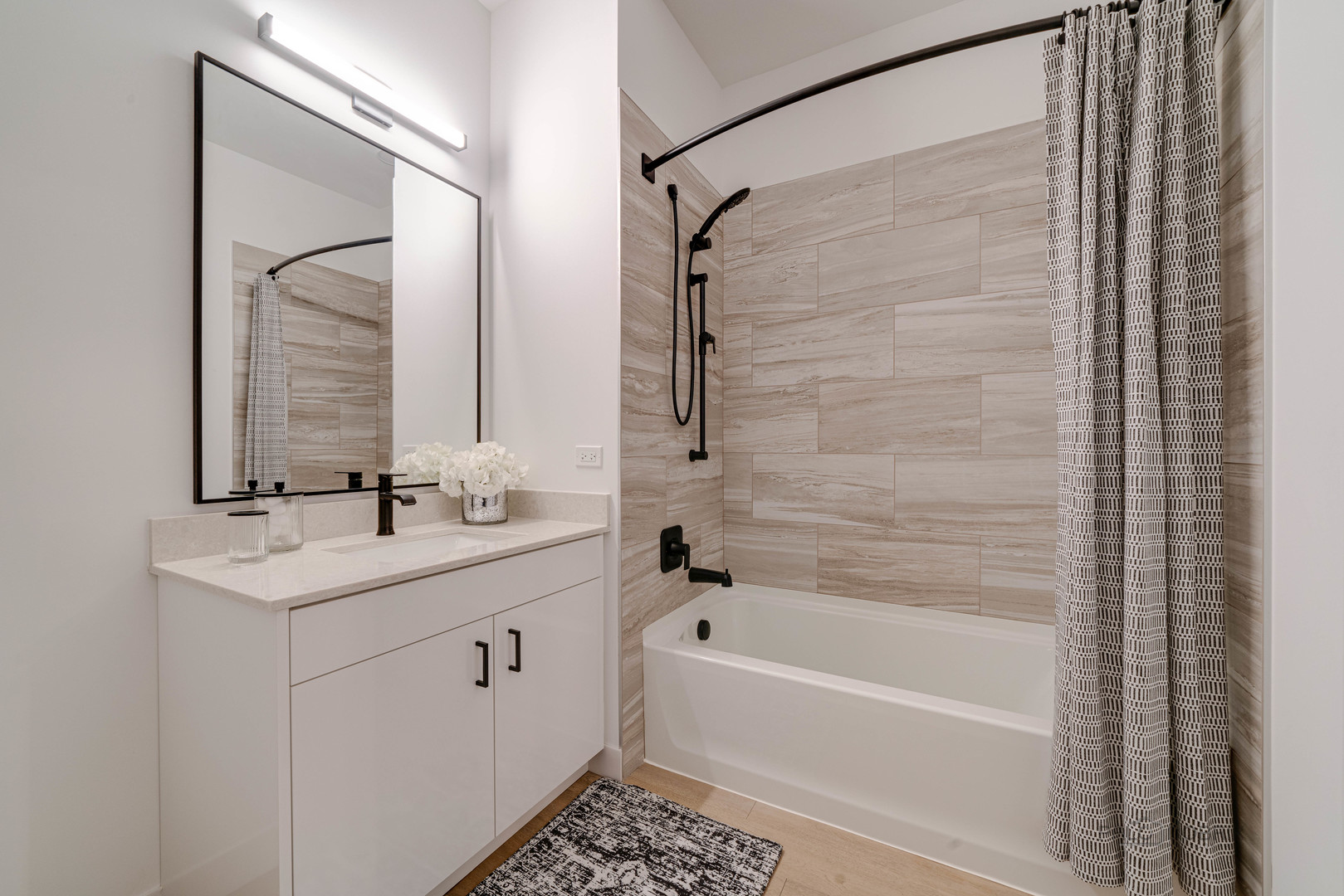 750 Hawthorn Row #1229, Vernon Hills, IL 60061