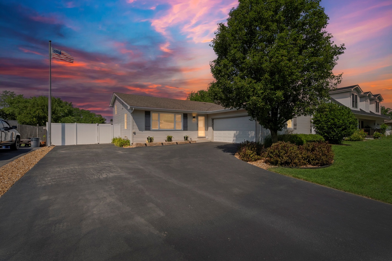 805 Stonegate Road, New Lenox, IL 60451