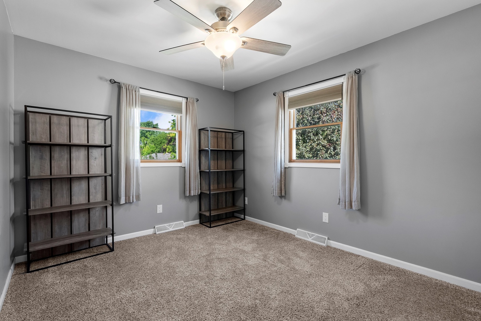 805 Stonegate Road, New Lenox, IL 60451