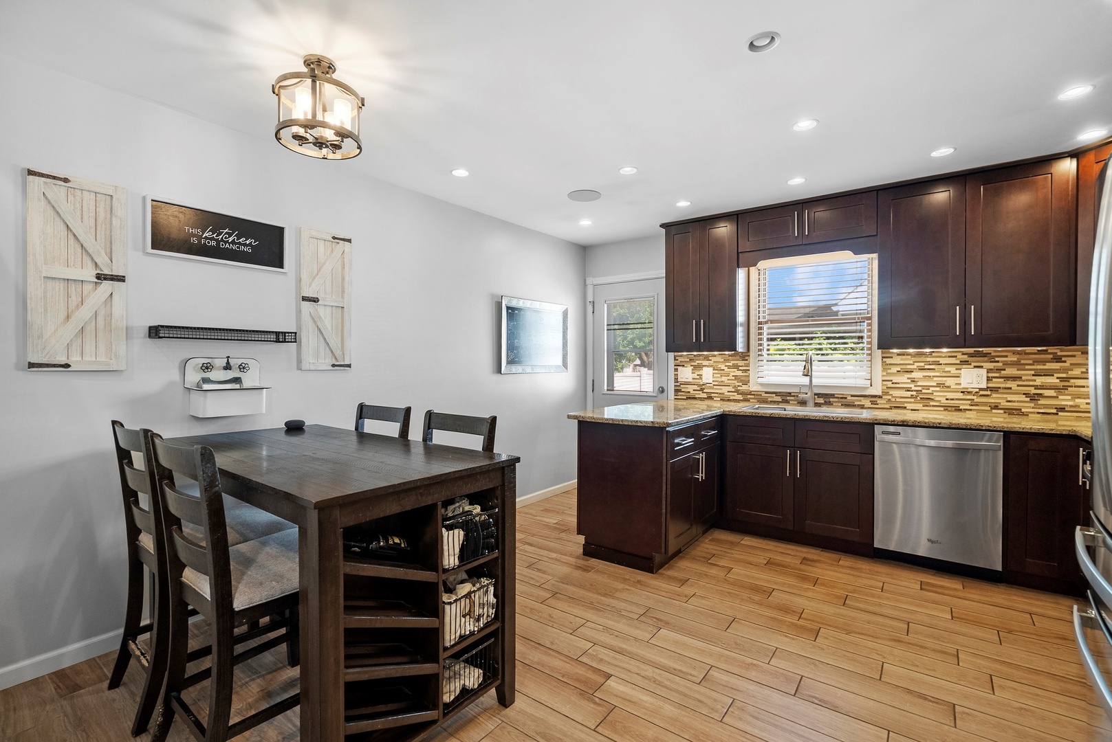 805 Stonegate Road, New Lenox, IL 60451