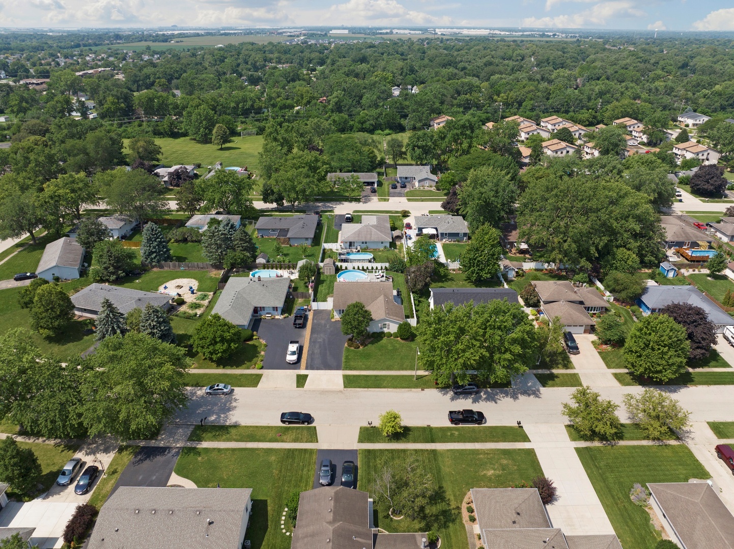 805 Stonegate Road, New Lenox, IL 60451