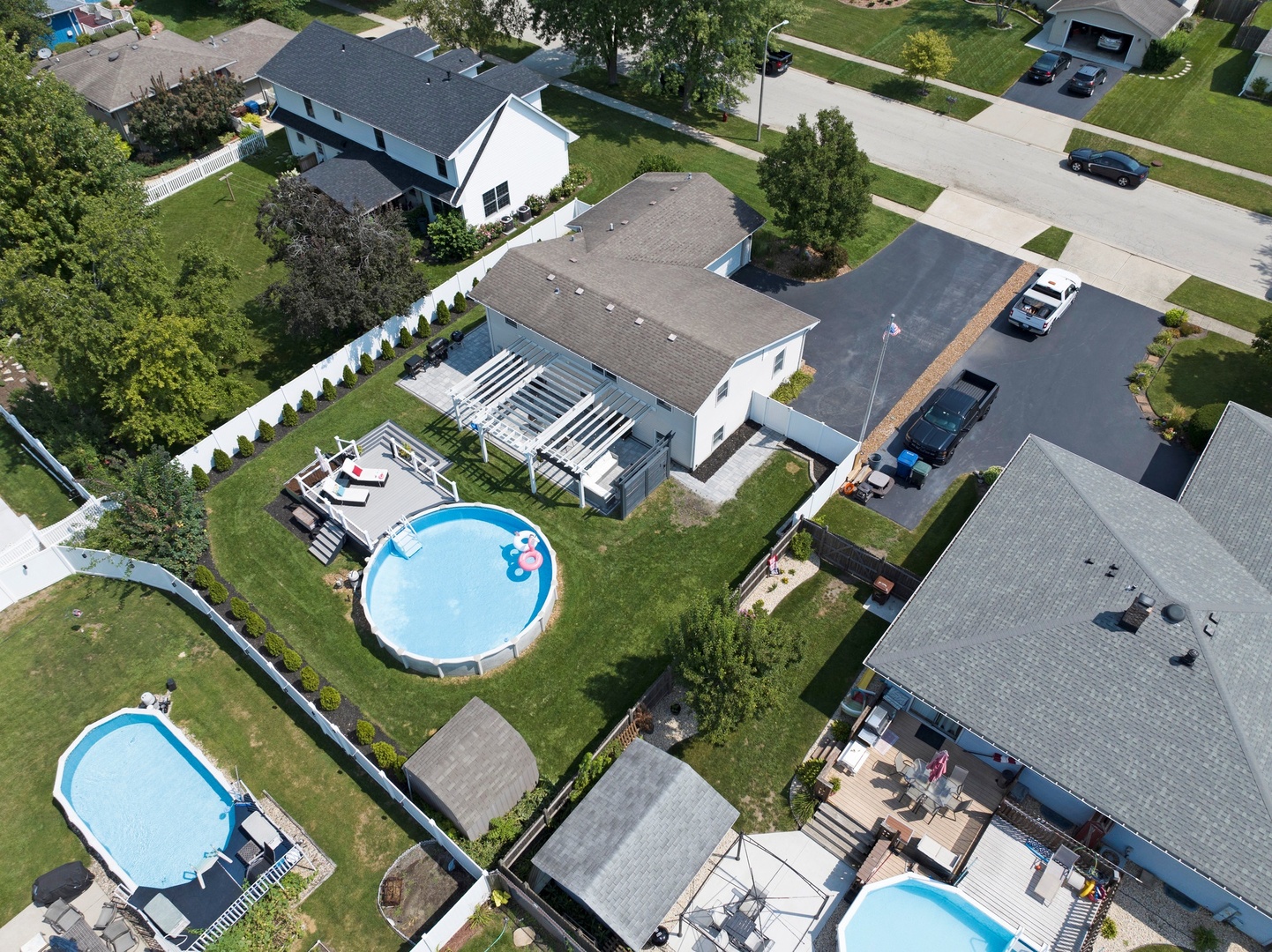 805 Stonegate Road, New Lenox, IL 60451