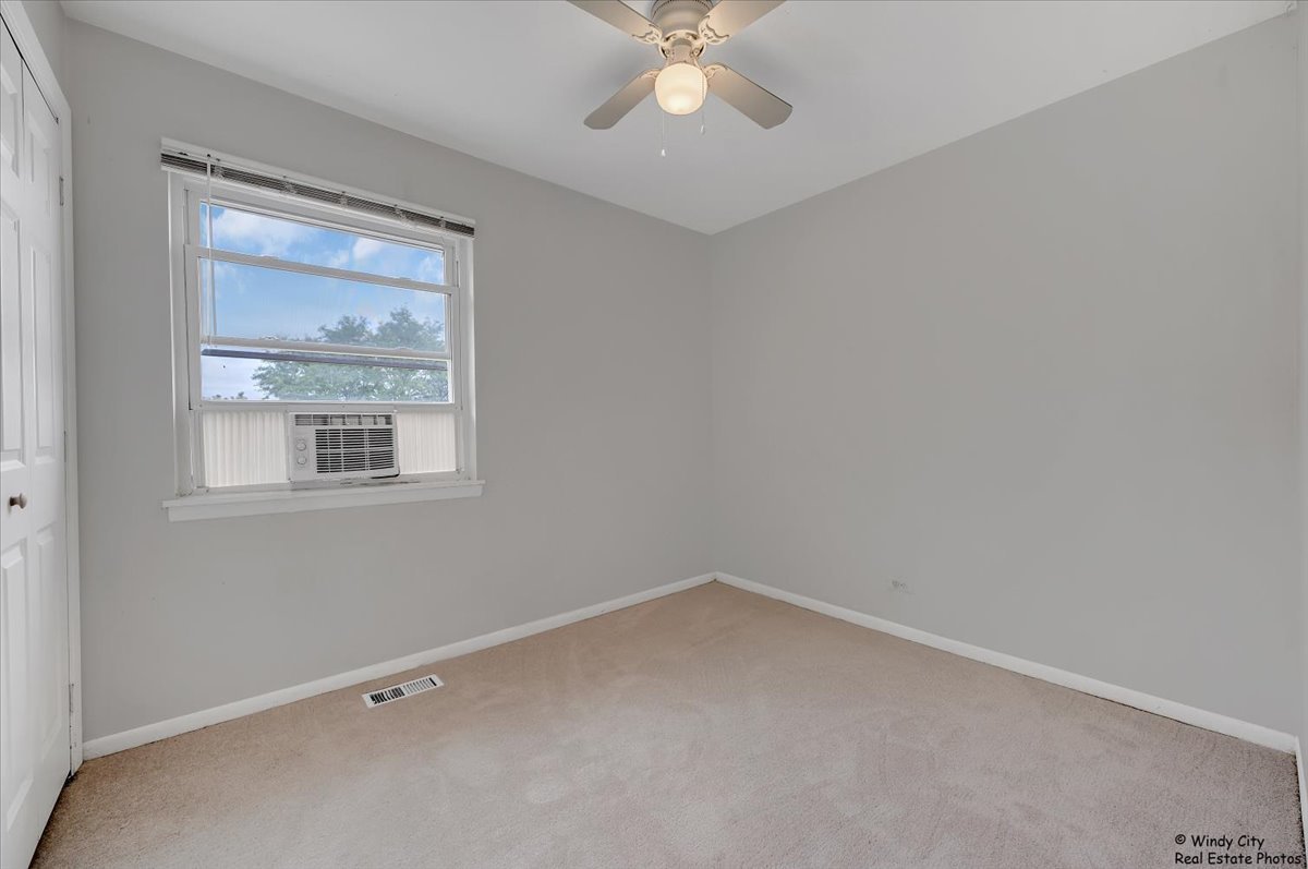 309 Peppertree Lane, Aurora, IL 60504