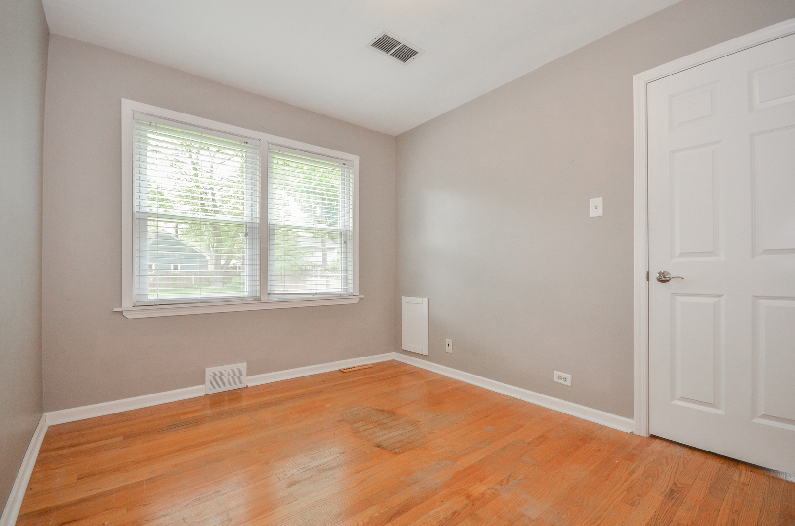 812 Highland Avenue, Glen Ellyn, IL 60137