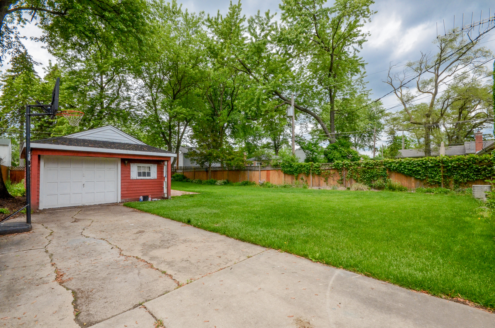 812 Highland Avenue, Glen Ellyn, IL 60137