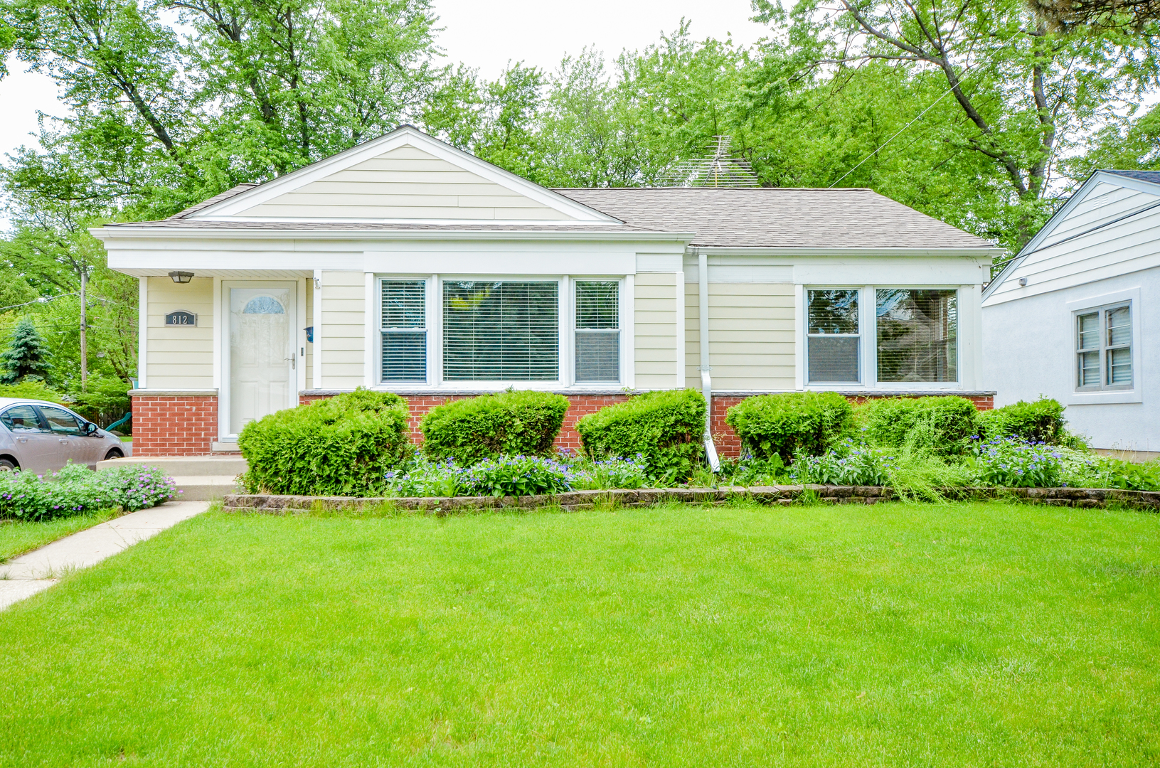 812 Highland Avenue, Glen Ellyn, IL 60137