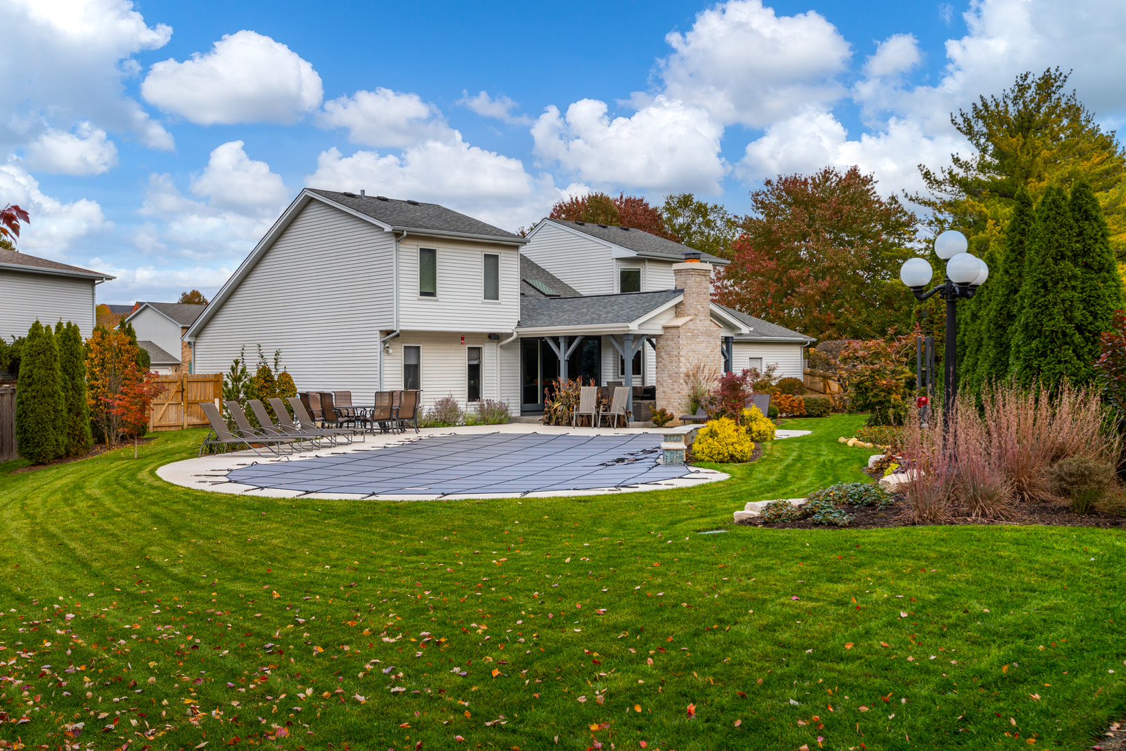 1030 Colonial Court, Naperville, IL 60540
