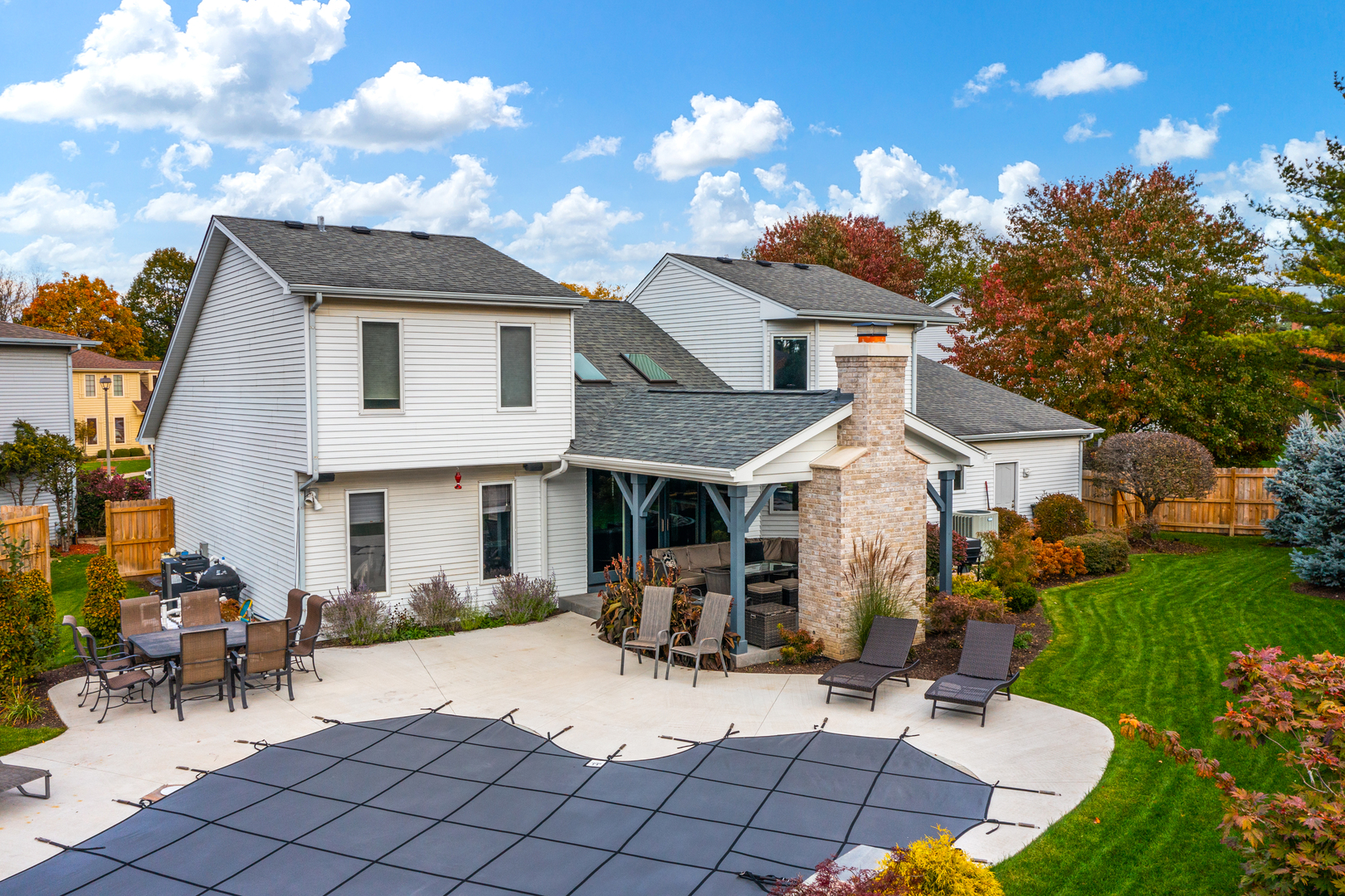 1030 Colonial Court, Naperville, IL 60540