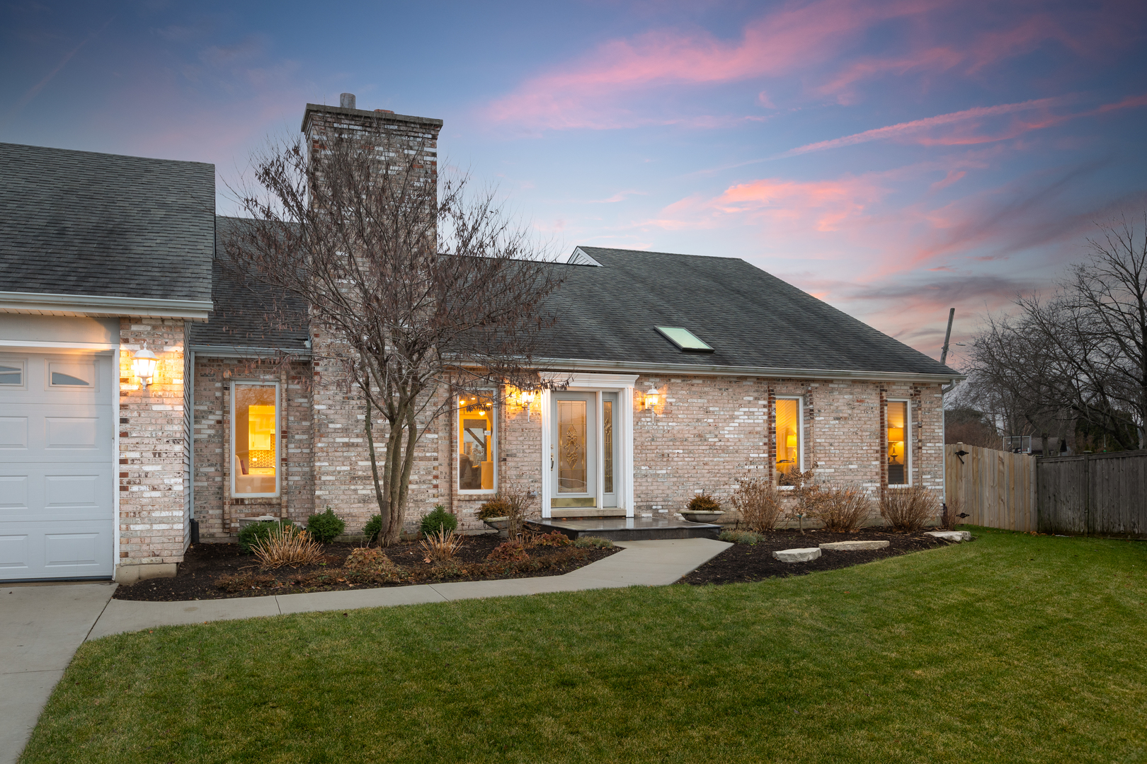 1030 Colonial Court, Naperville, IL 60540