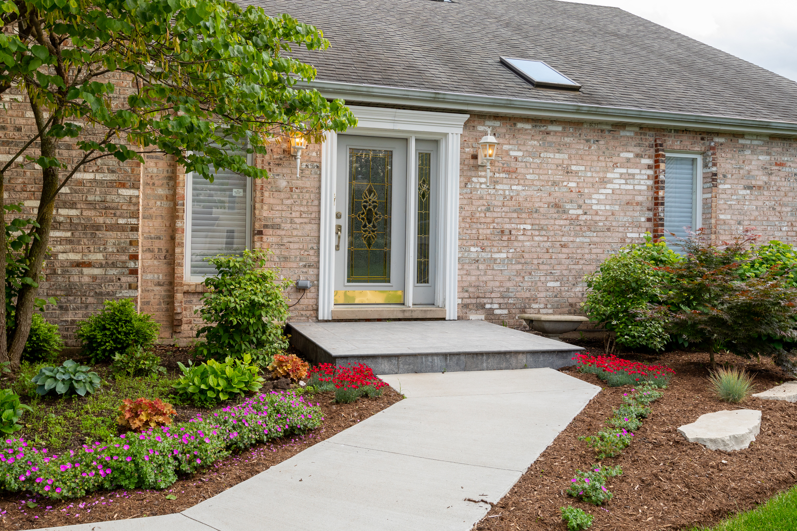 1030 Colonial Court, Naperville, IL 60540