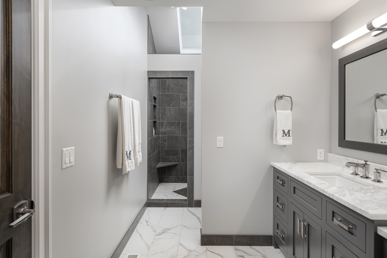 1030 Colonial Court, Naperville, IL 60540