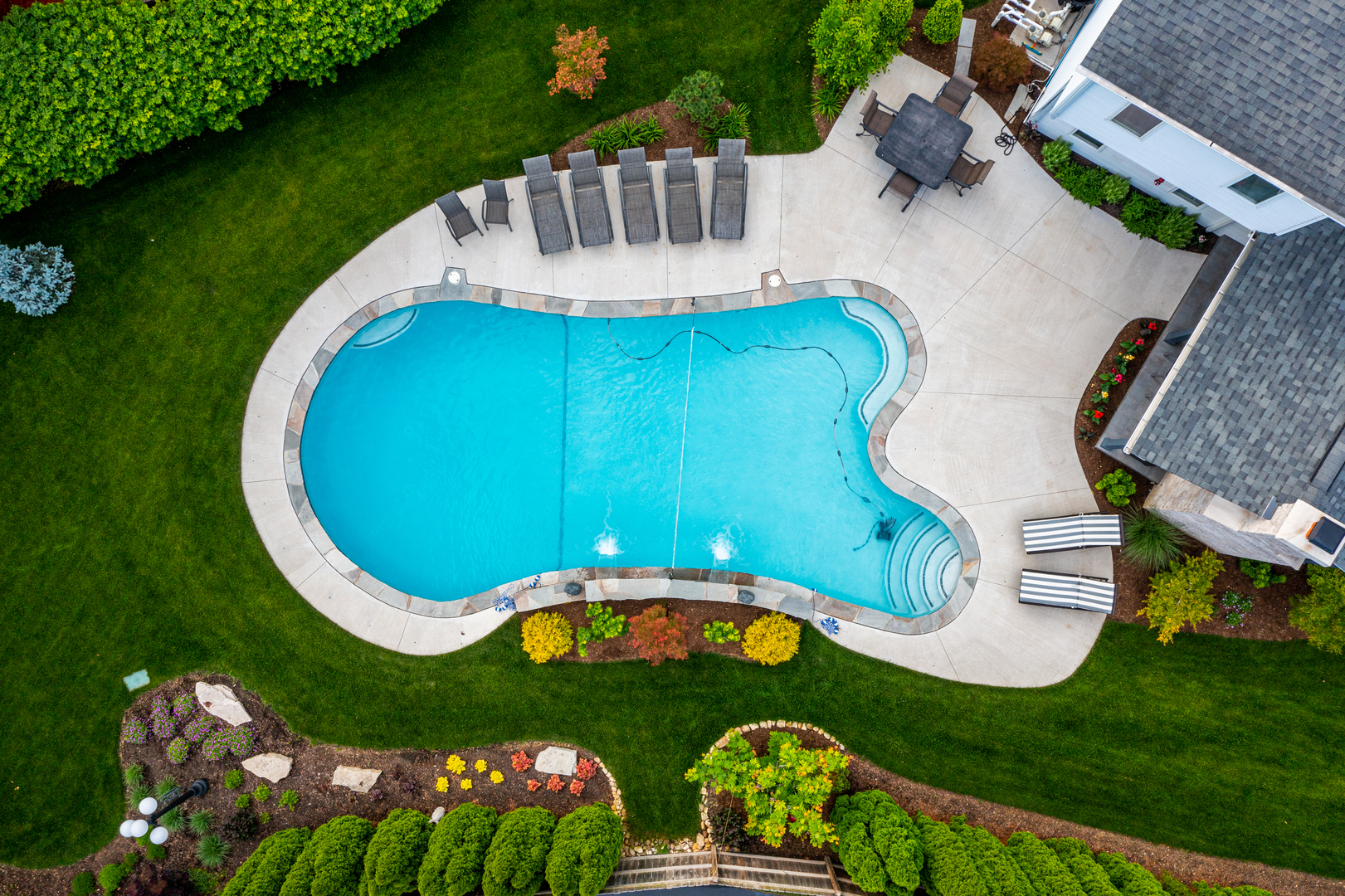 1030 Colonial Court, Naperville, IL 60540
