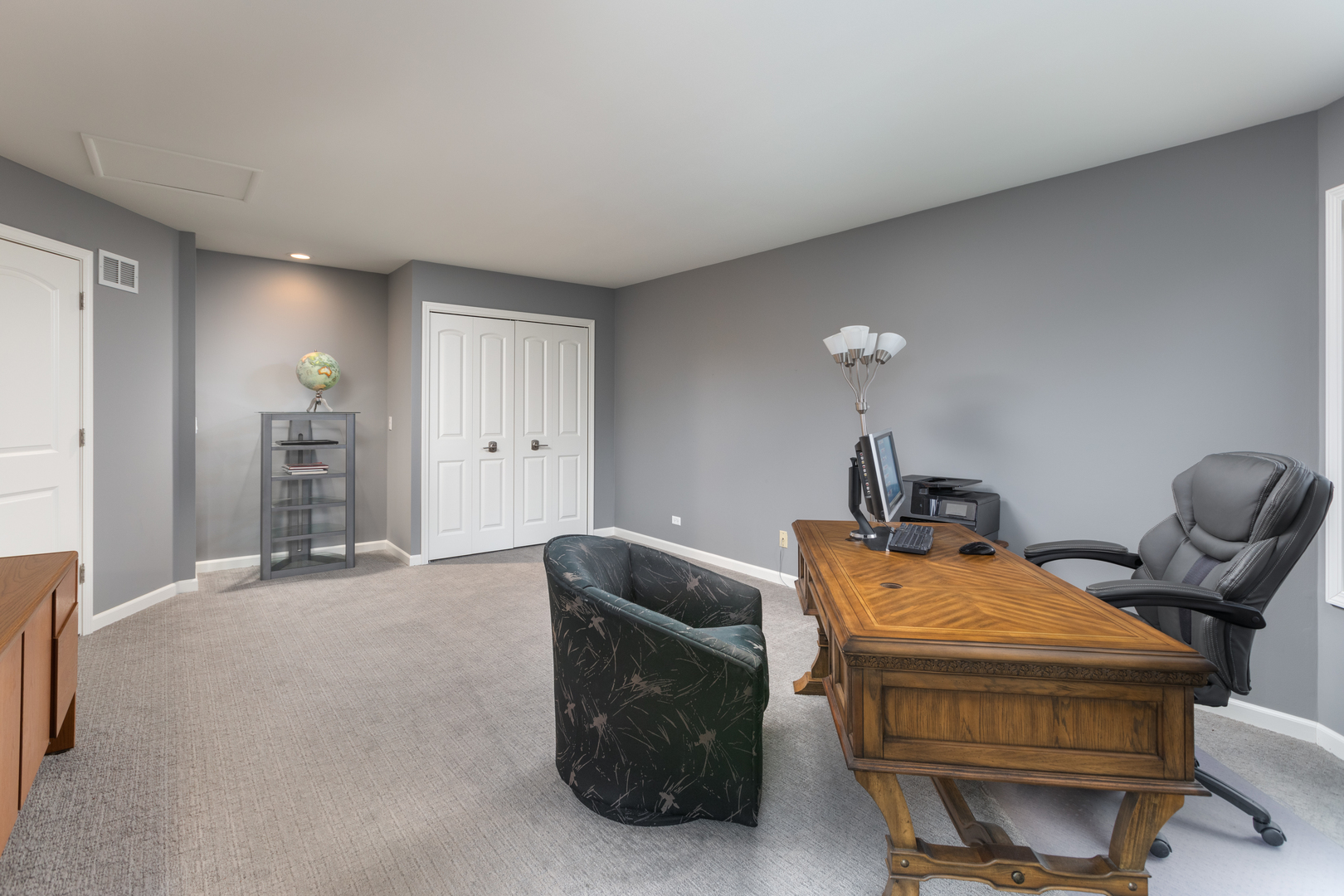 1030 Colonial Court, Naperville, IL 60540